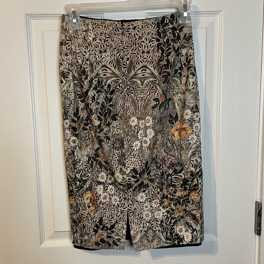 MNG Suit neutral colored floral pattern pencil skirt w/ zipper sz 2 - Picture 4 of 11